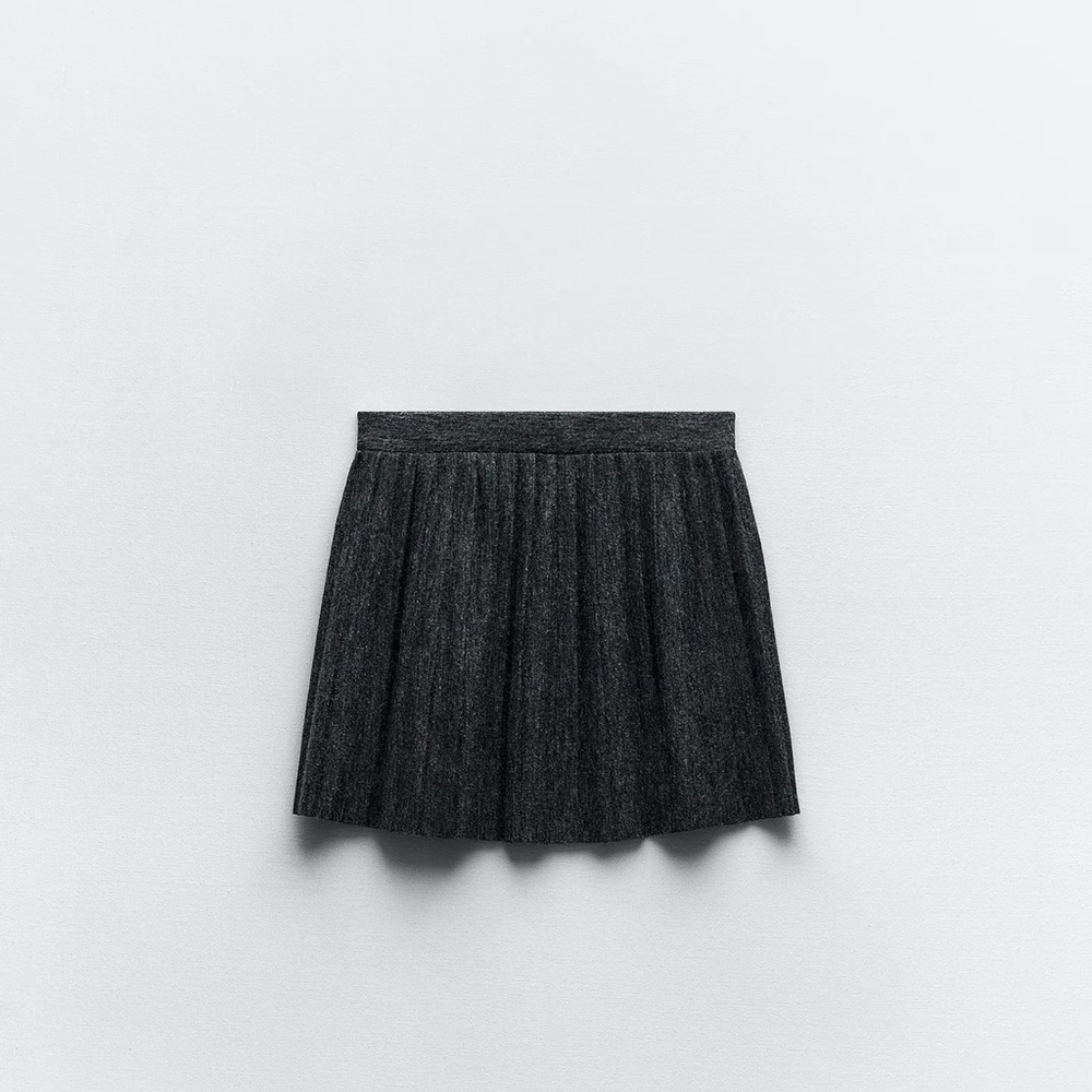 Stylish Gray Pleated Skirt